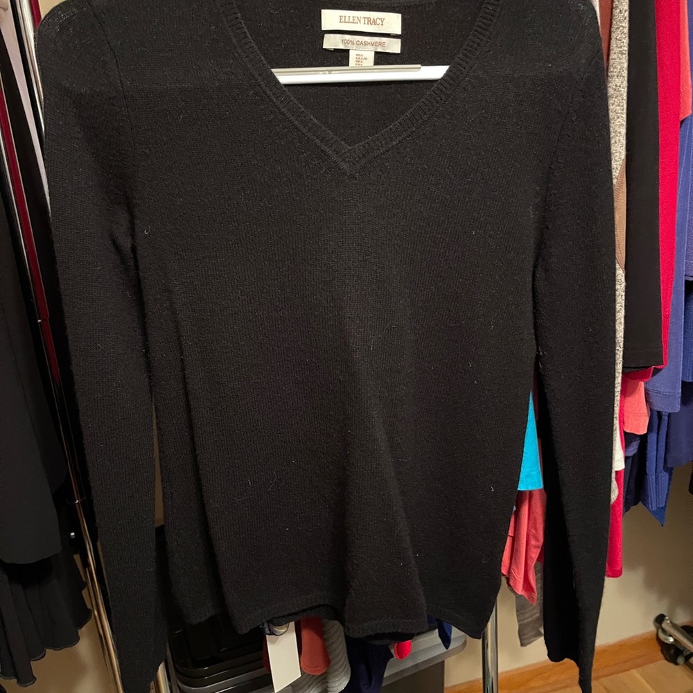 Ellen Tracy cashmere pull over